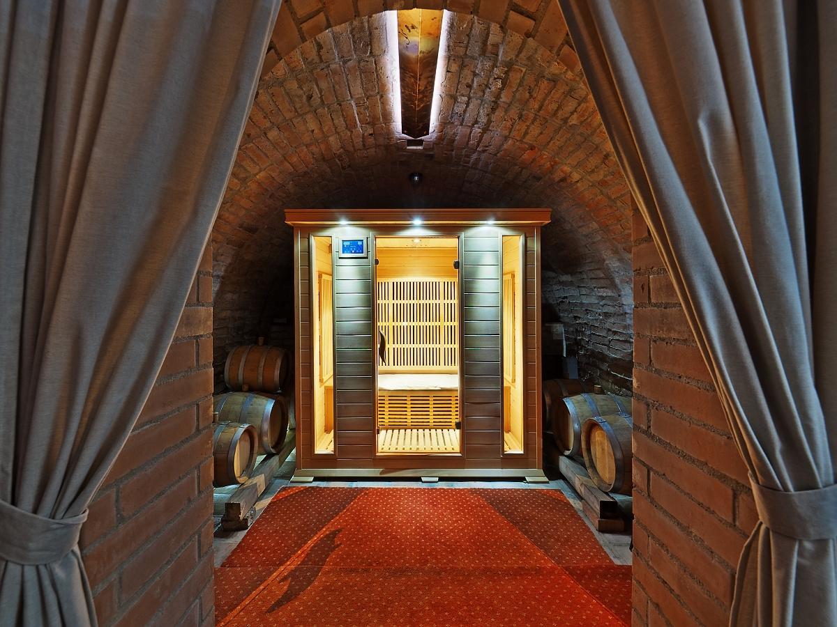Hotel Vinohrad Milotice エクステリア 写真